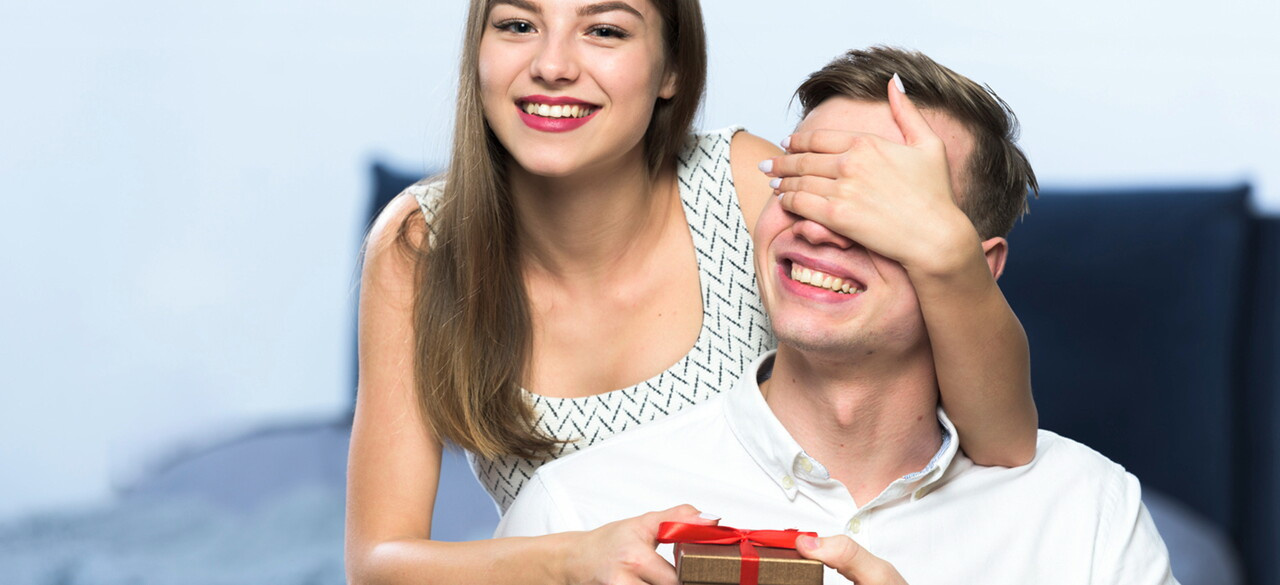 Подарок брату на день рождения: 30+ интересных идей